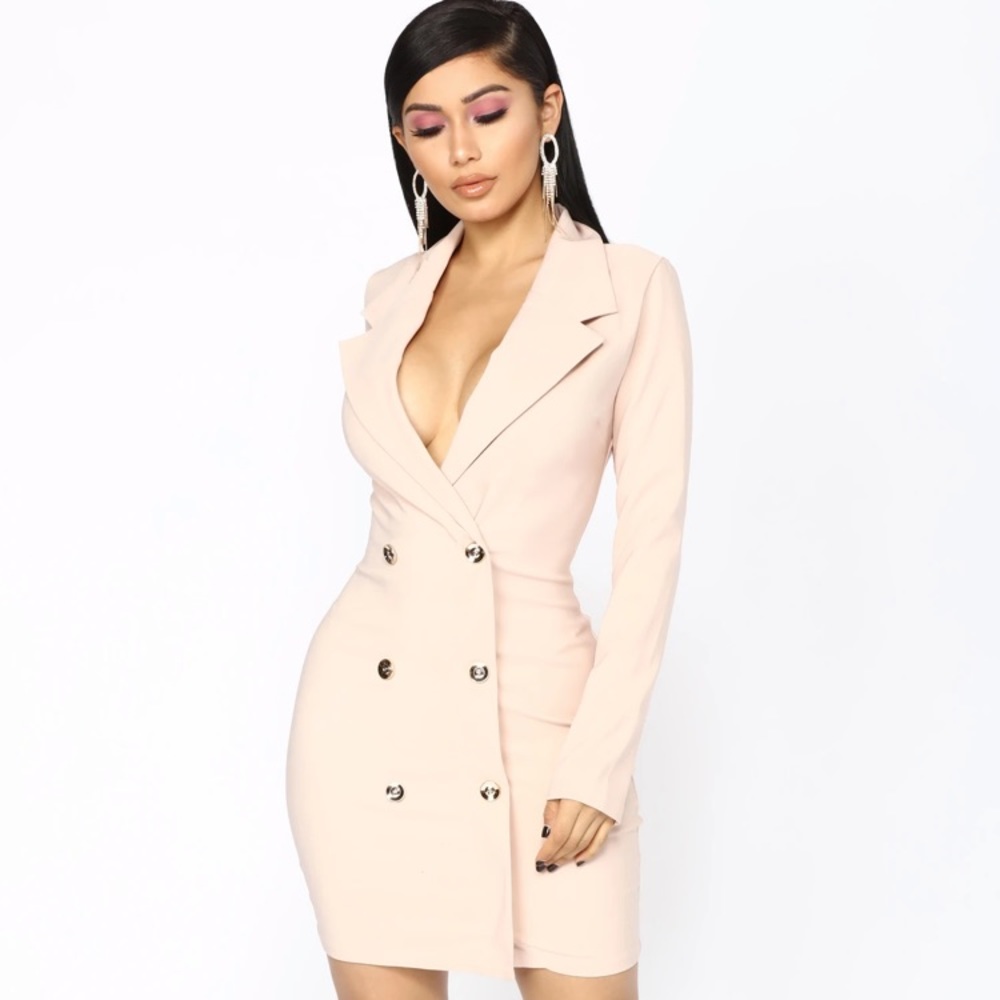 ENTERPRISE DRESS SIZE SMALL FASHION NOVA